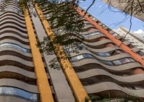  Jovem morre ao cair do 8º andar de prédio enquanto instalava vidros na sacada