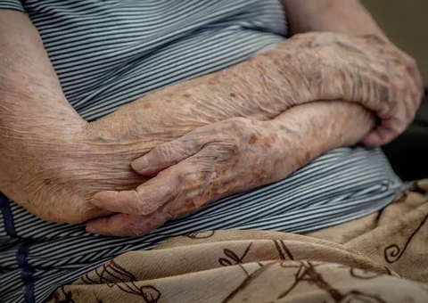 SUS anuncia primeiro medicamento para demência associada ao Parkinson