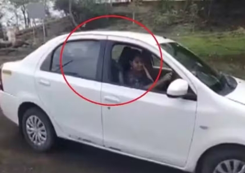 Mulher morre ao cair com carro de penhasco; vídeo mostra acidente