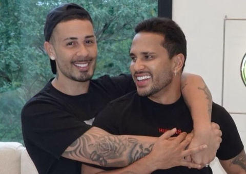 Carlinhos Maia surpreende o marido, Lucas Guimarães, com presente de R$ 2,2 milhões