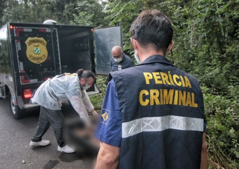 Mulher encontrada morta no Tarumã pode ser desaparecida; mãe vai ao IML