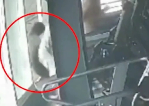 Vídeo: Mulher morre após tropeçar em esteira e despencar do 3º andar de academia