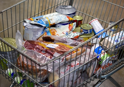 Atacadão é autuado por venda de carne vencida e embalagens violadas em Manaus