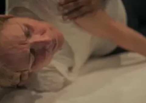 Com síndrome rara, Céline Dion sofre convulsão em documentário