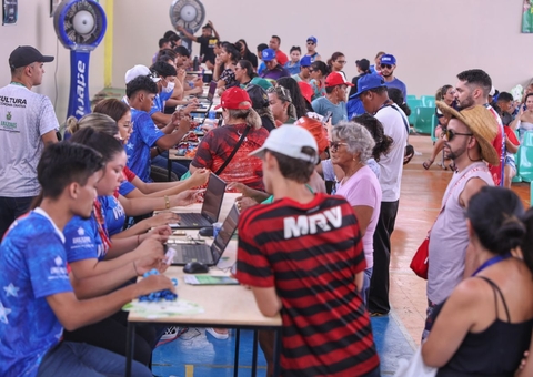 Troca de alimentos por ingressos para Festa dos Visitantes encerra hoje em Parintins