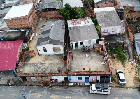 Criminosos invadem casa, matam homem e fazem mulher refém em Manaus