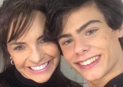 Filho de Luiza Tomé rebate críticas por foto de biquíni 