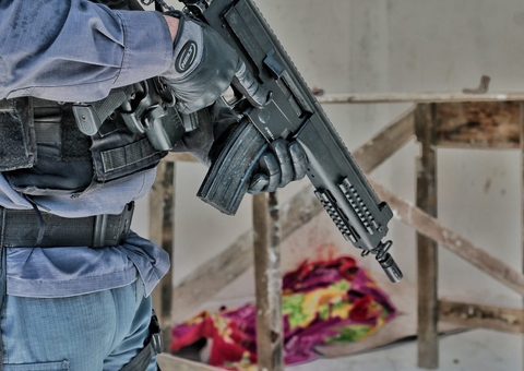 Homem é executado com tiros na cabeça enquanto trabalhava em obra no Novo Aleixo