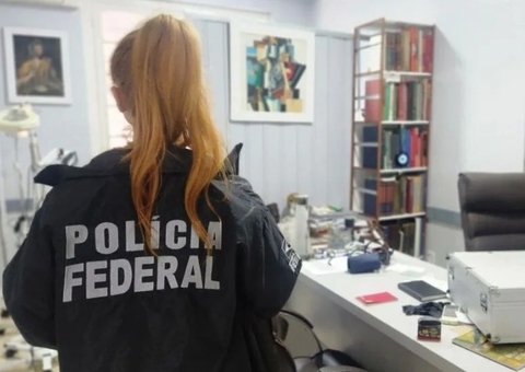 PF prende homem por falsificar diplomas de Mestrado e Doutorado