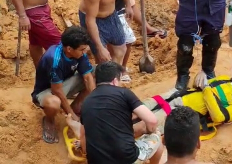 Vídeo mostra trabalhador sendo resgatado após ficar soterrado em Manaus