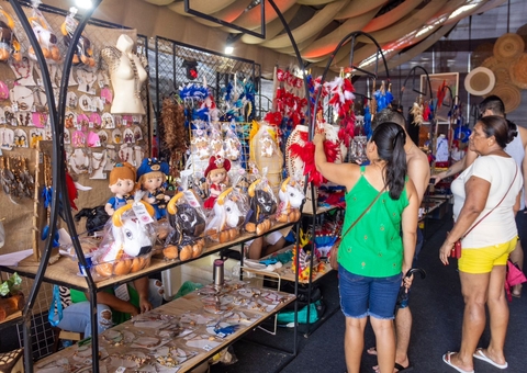 Festival de Parintins movimenta R$150 milhões e aquece economia local