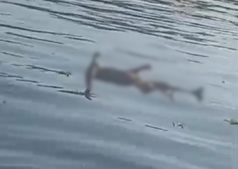 Pescadores encontram cadáver boiando no Rio Negro em Manaus