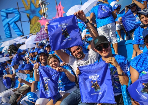 Item 19: Galeras do Garantido e Caprichoso recebem brindes para enfrentar filas