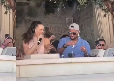 Neymar ataca de DJ em balada em Las Vegas