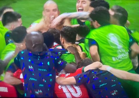 Diogo Costa garante classificação de Portugal e livra CR7 de vexame