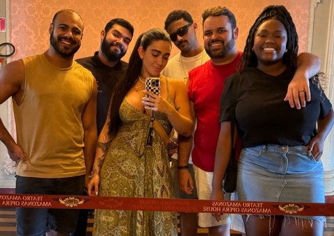 Ex-BBBs visitam o Teatro Amazonas e passeiam pela Ponta Negra