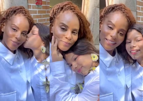 Aline Wirley se declara para filha adotada em Manaus e encanta web