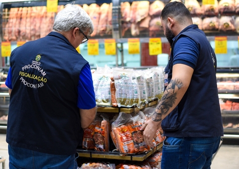 Supermercado Rodrigues é autuado por venda de alimentos vencidos em Manaus