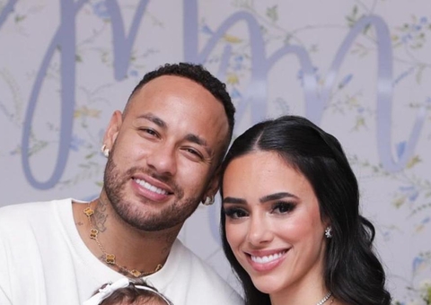 Neymar e Bruna Biancardi jantam juntos após craque conhecer 3ª filha 