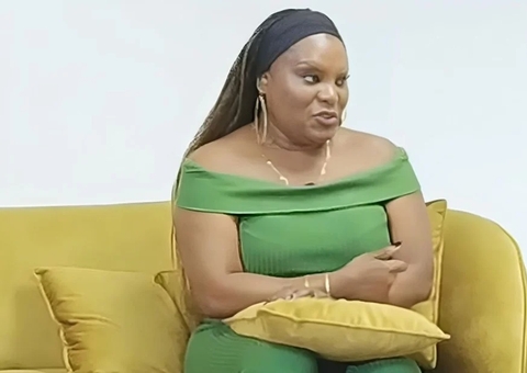 Ex-Rouge Karin Hils revela ter feito aborto por priorizar carreira