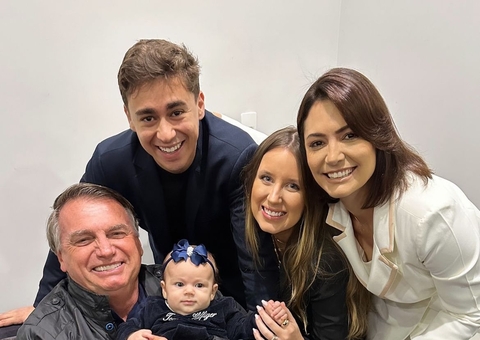Bolsonaro aparece em foto com filha de Nikolas, e Carlos reclama do pai