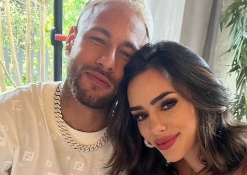Juntos novamente! Neymar e Bruna Biancardi se beijam em show de Thiaguinho