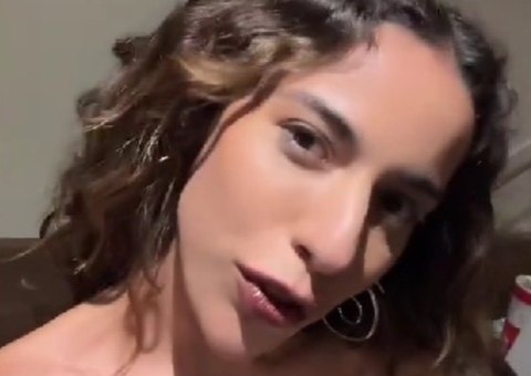 Marina Sena mostra chupã0 no pescoço e web reage: 'coisa de adolescente'