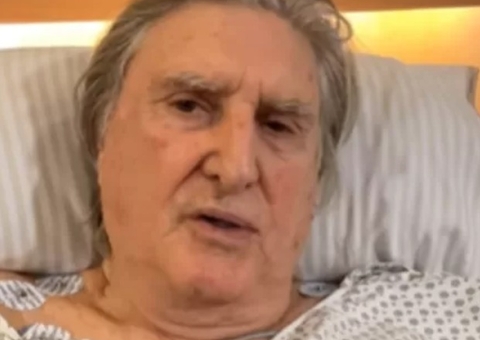 Internado, Sérgio Reis tranquiliza fãs após procedimento cardíaco