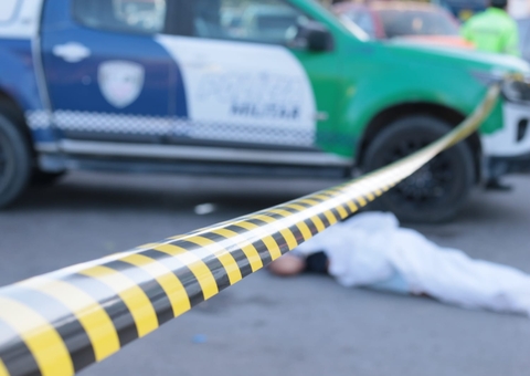 Motociclista sem capacete e CNH morre ao colidir com carro na Av. Cosme Ferreira