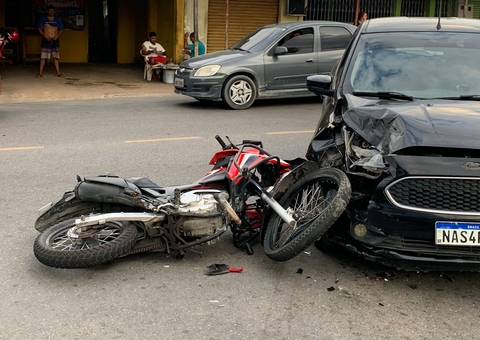 Motociclista fica ferido em acidente com carro na Cidade Nova