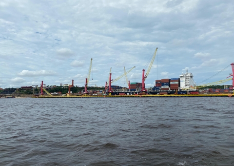 Transportadoras são investigadas por cobrar taxa abusiva durante seca no Amazonas