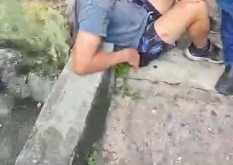 Homem acusado de estuprar criança é espancado em Manaus; vídeo