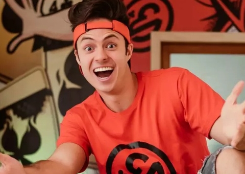 Conheça Enaldinho, youtuber que começou a carreira numa banheira de slime e está milionário