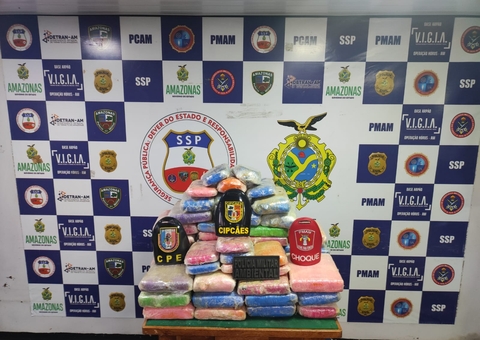 Cão farejador encontra carregamento milionário de drogas no Amazonas