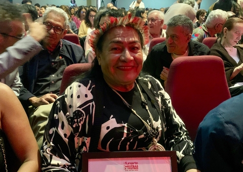 Indígena amazonense, Duhigó é reconhecida como Mestra das Artes Visuais