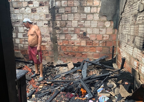 Explosão destrói casa e deixa mãe e filho feridos no Tancredo Neves; papagaio morreu