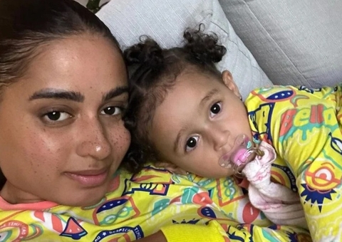 MC Loma relata pânico ao ver a filha engasgada: 'Estava roxa'
