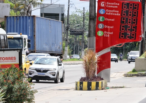 Postos de Manaus vendem gasolina até 500% mais cara que reajuste da refinaria
