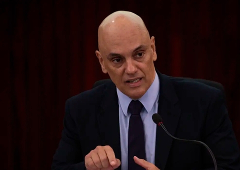 Moraes retira sigilo de áudio de Bolsonaro e Heleno sobre investigação de rachadinha 