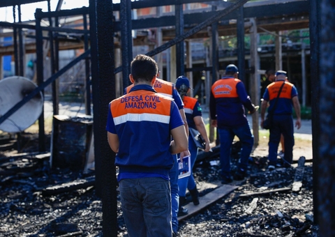 Quase 70 pessoas perderam tudo em incêndio que destruiu 14 casas em Nhamundá