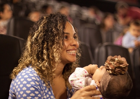 CineMaterna exibe Divertida Mente 2 em sessão especial para mães com bebês