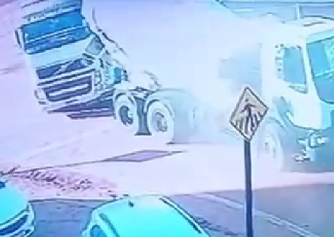 Caminhoneiro morre esmagado por betoneira após motorista provocar acidente de propósito
