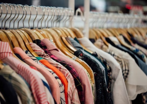 Grupo Mulheres do Brasil promove bazar em Manaus 