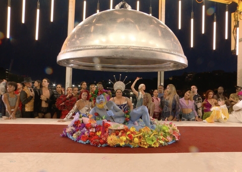 Drags causam polêmica com paródia de "A Última Ceia" na abertura das Olimpíadas 