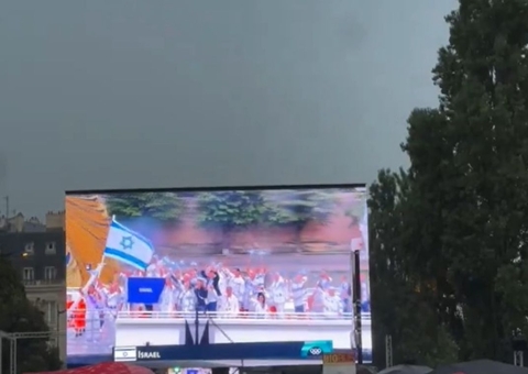 Delegação de Israel é vaiada e aplaudida durante a abertura dos Jogos