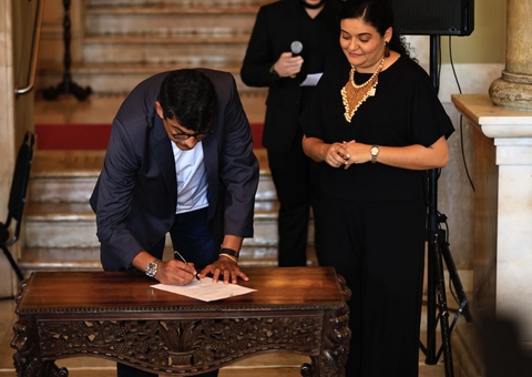 Governo e Iphan assinam termo para restauro do Teatro Amazonas
