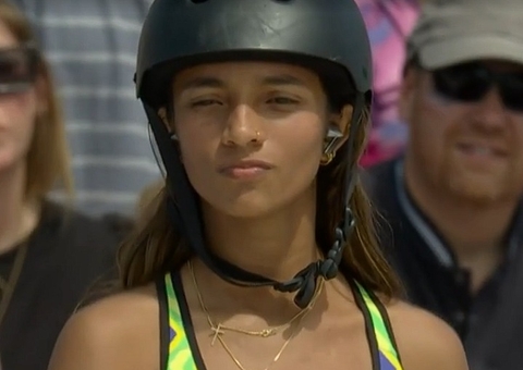 Com pontuação recorde, Rayssa Leal garante vaga na final olímpica de skate