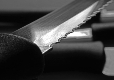 Homem invade aula de dança infantil, esfaqueia 9 e mata duas crianças no Reino Unido