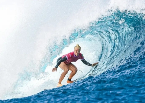 Baterias do surfe feminino são suspensas e final masculina pode mudar