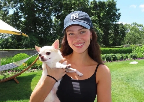 Atriz Nicola Peltz processa pet shop por morte de cãozinho após banho